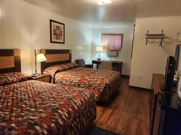 Cortland Motel 8